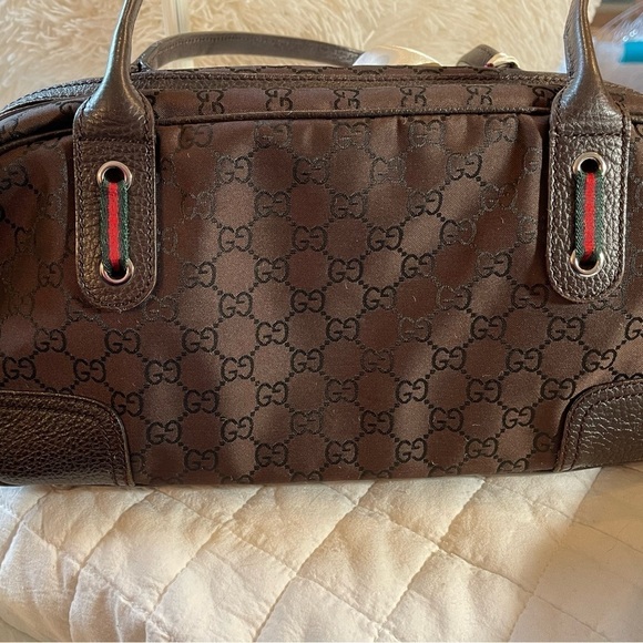 EUC, GUCCI SHERRY LINE GG CANVAS SHOULDER BAG. Authenticity included - Picture 2 of 16